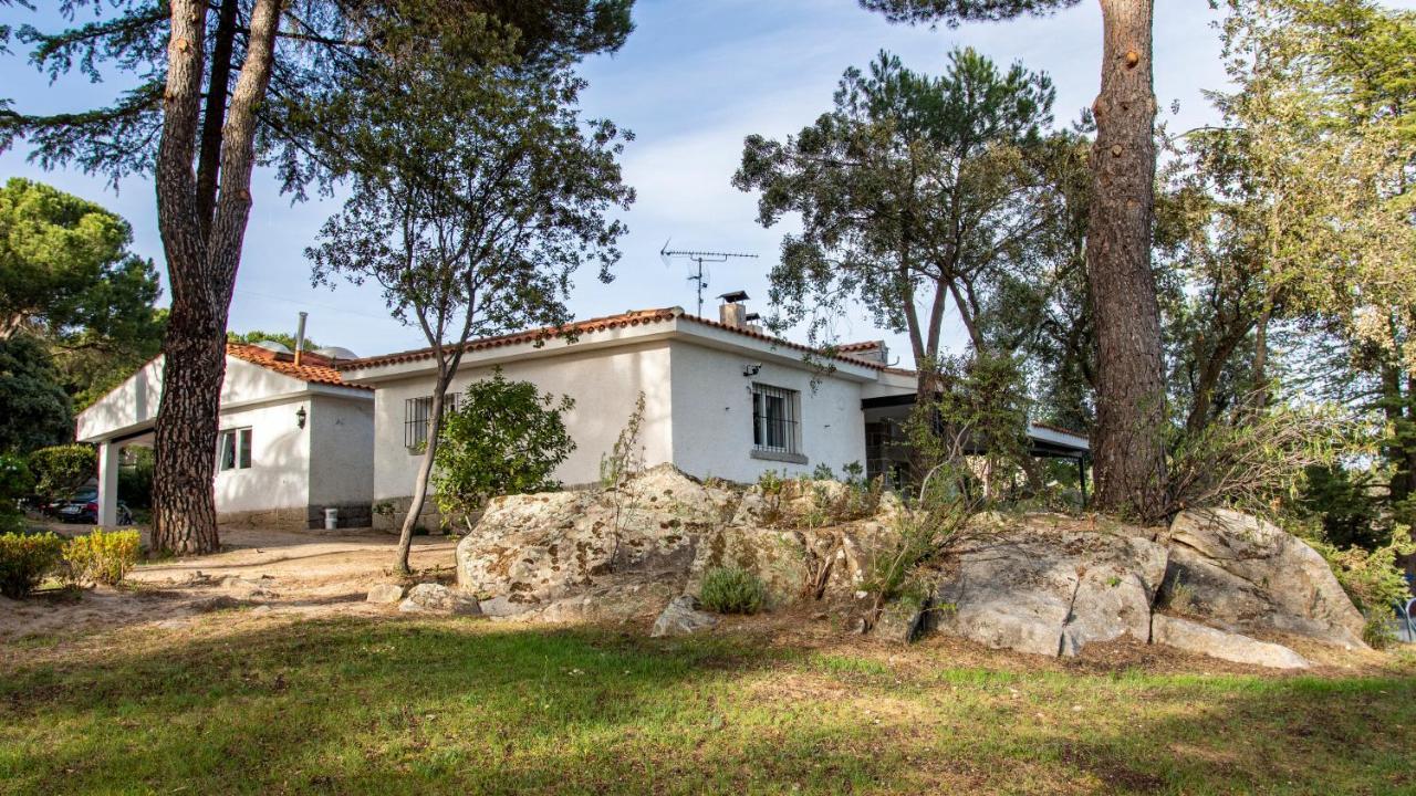 Chalet Con Piscina En Torrelodones Exterior photo