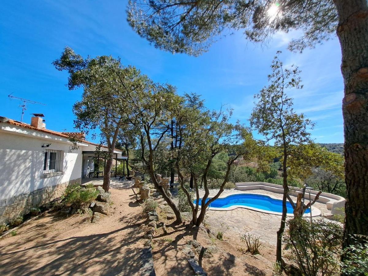 Chalet Con Piscina En Torrelodones Exterior photo