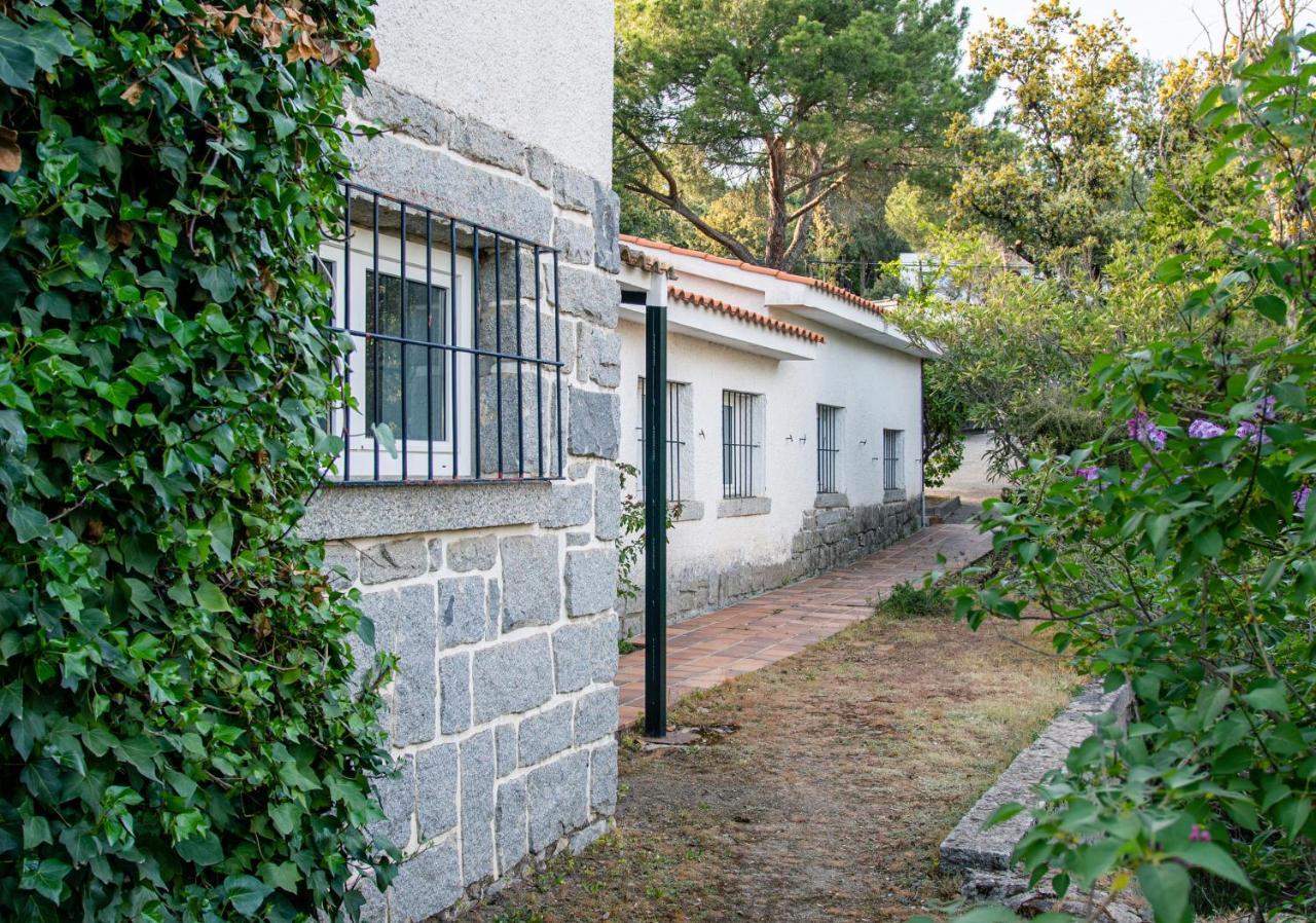 Chalet Con Piscina En Torrelodones Exterior photo