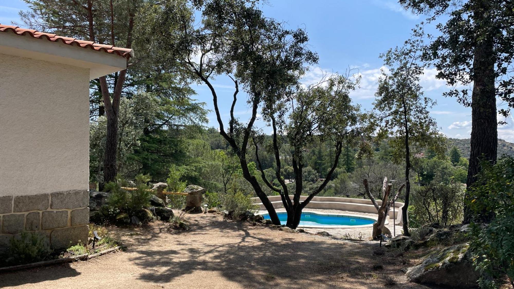 Chalet Con Piscina En Torrelodones Exterior photo