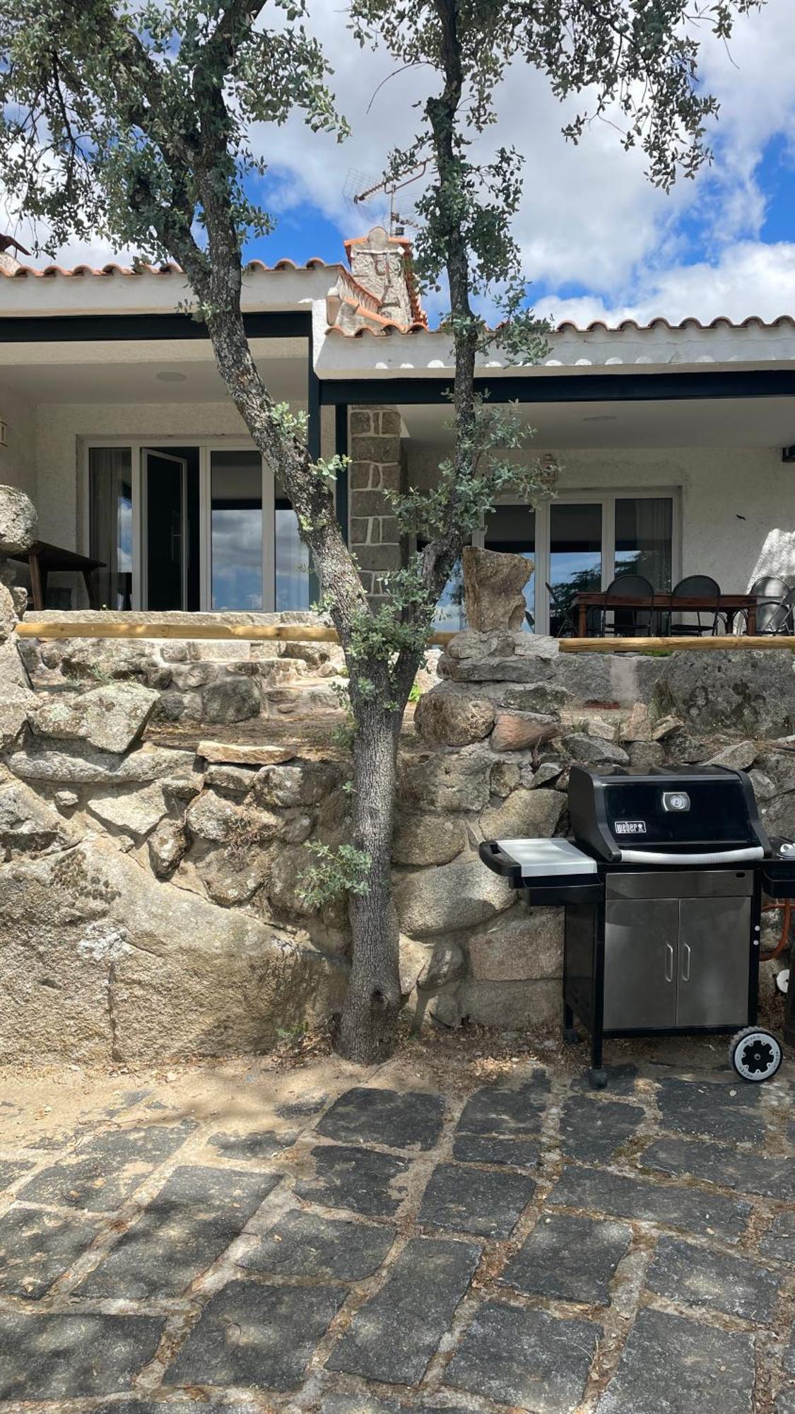 Chalet Con Piscina En Torrelodones Exterior photo