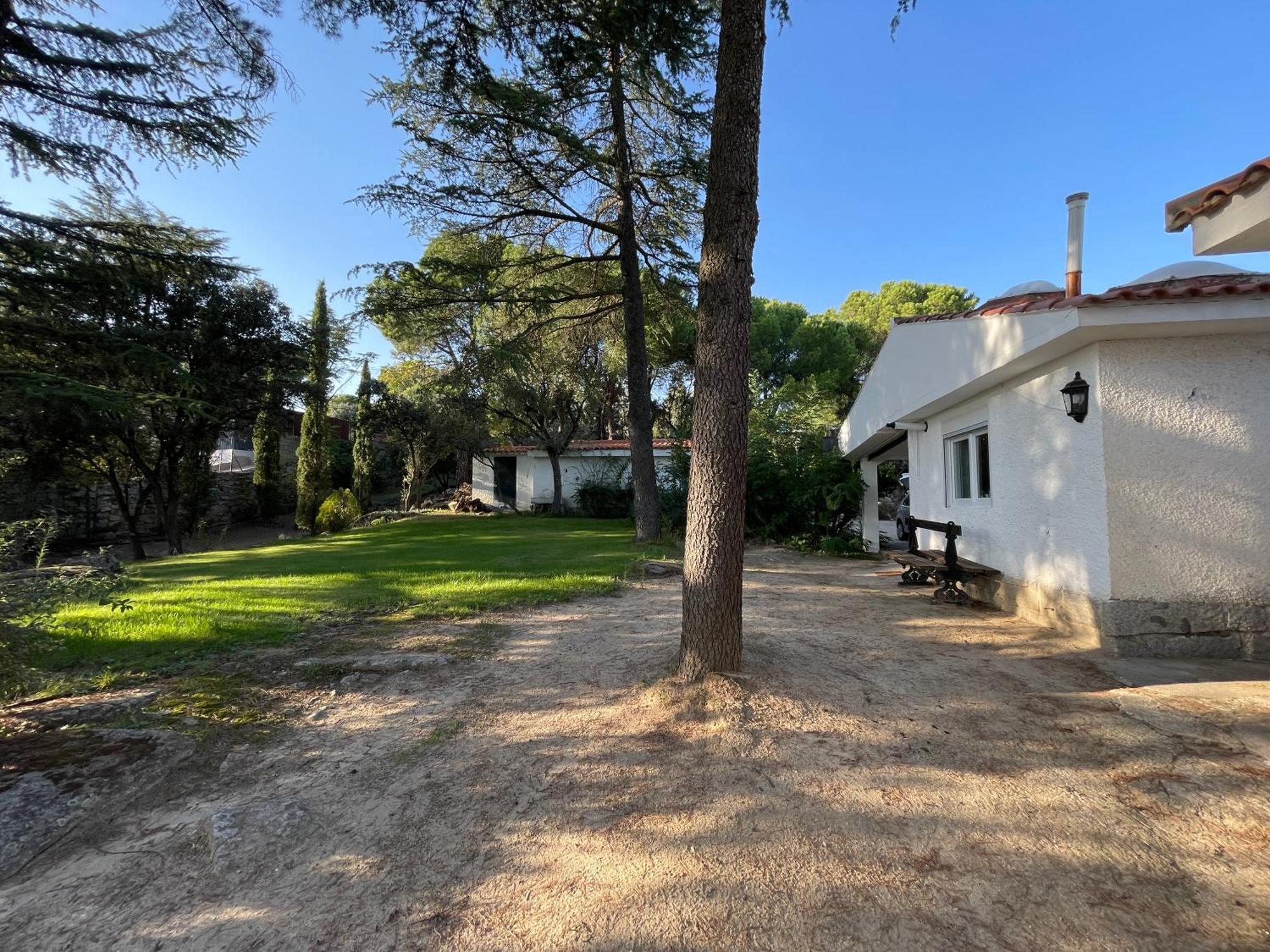 Chalet Con Piscina En Torrelodones Exterior photo