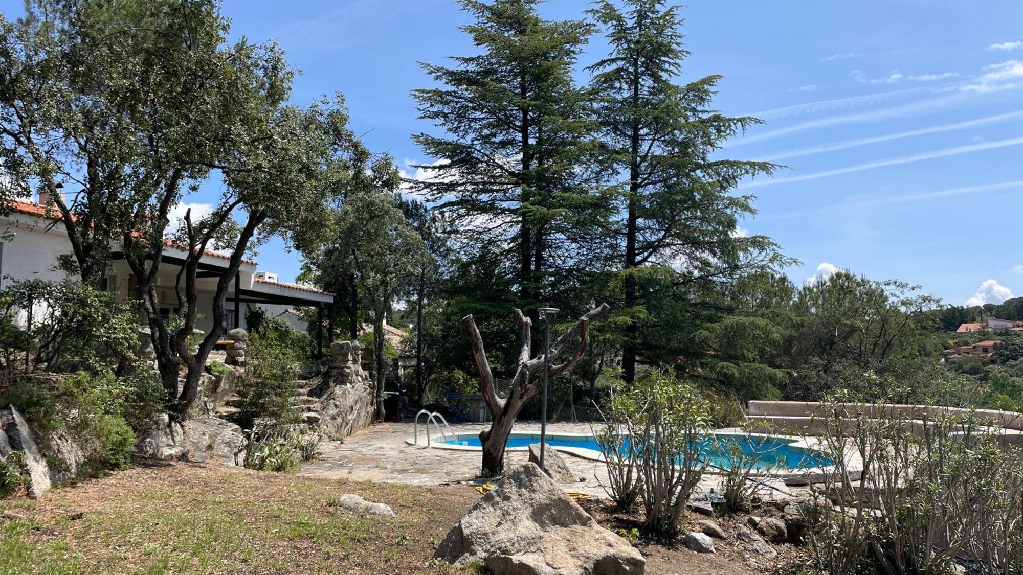 Chalet Con Piscina En Torrelodones Exterior photo