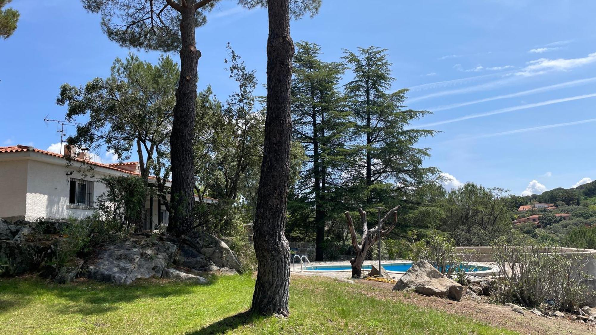 Chalet Con Piscina En Torrelodones Exterior photo