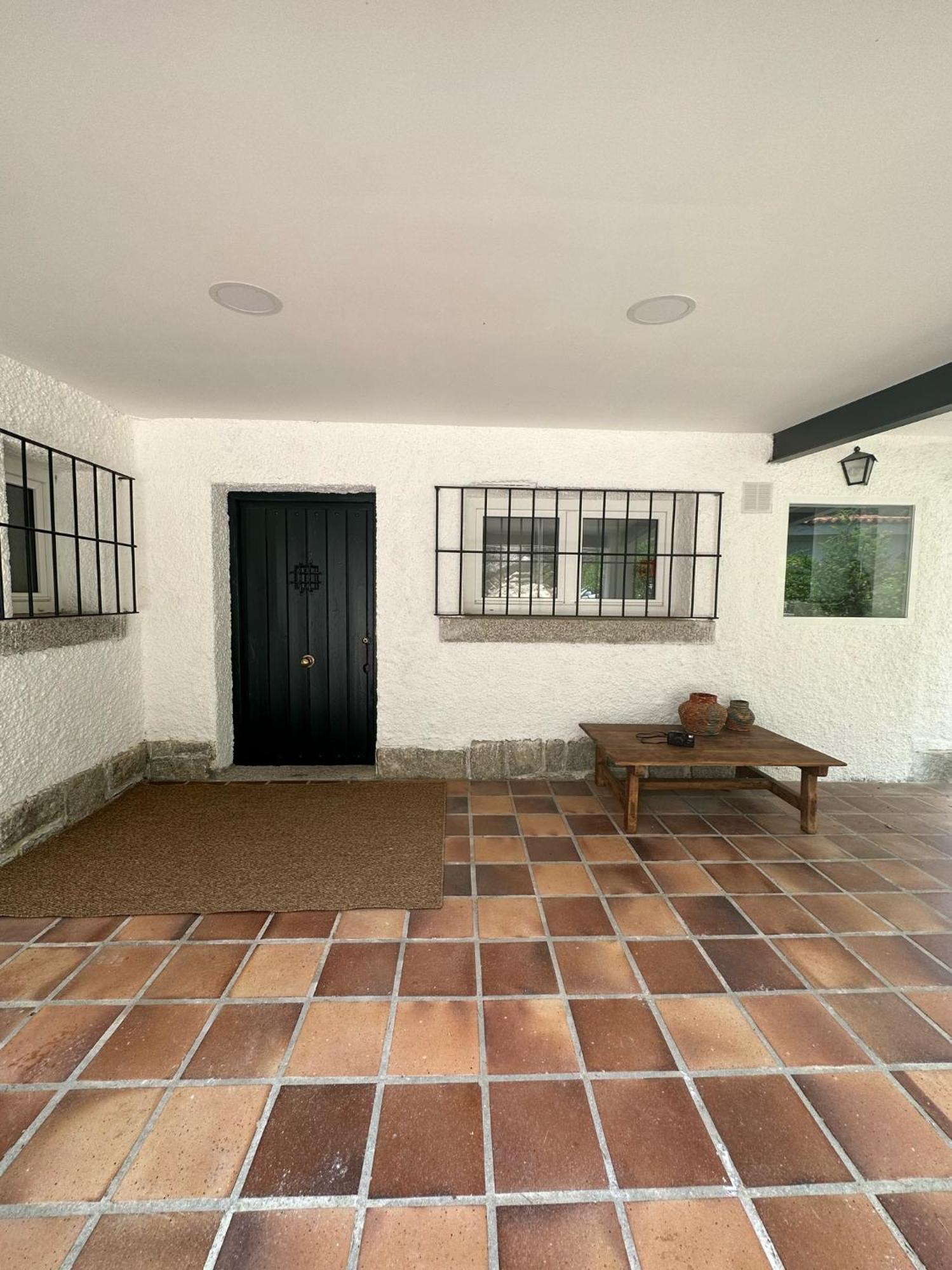 Chalet Con Piscina En Torrelodones Exterior photo