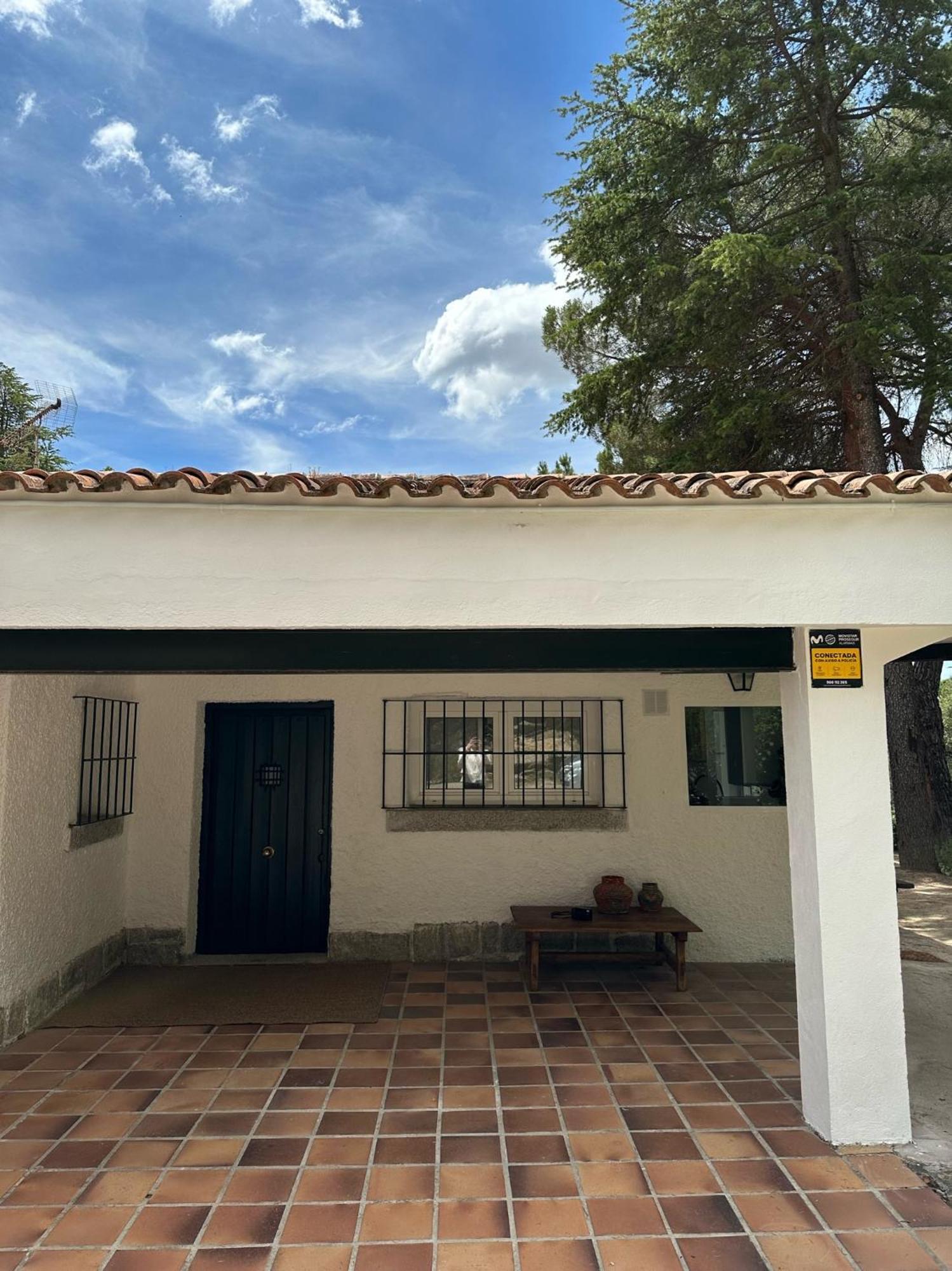 Chalet Con Piscina En Torrelodones Exterior photo