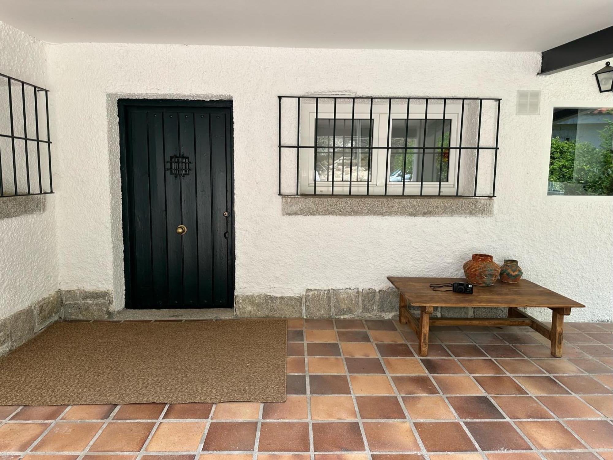 Chalet Con Piscina En Torrelodones Exterior photo